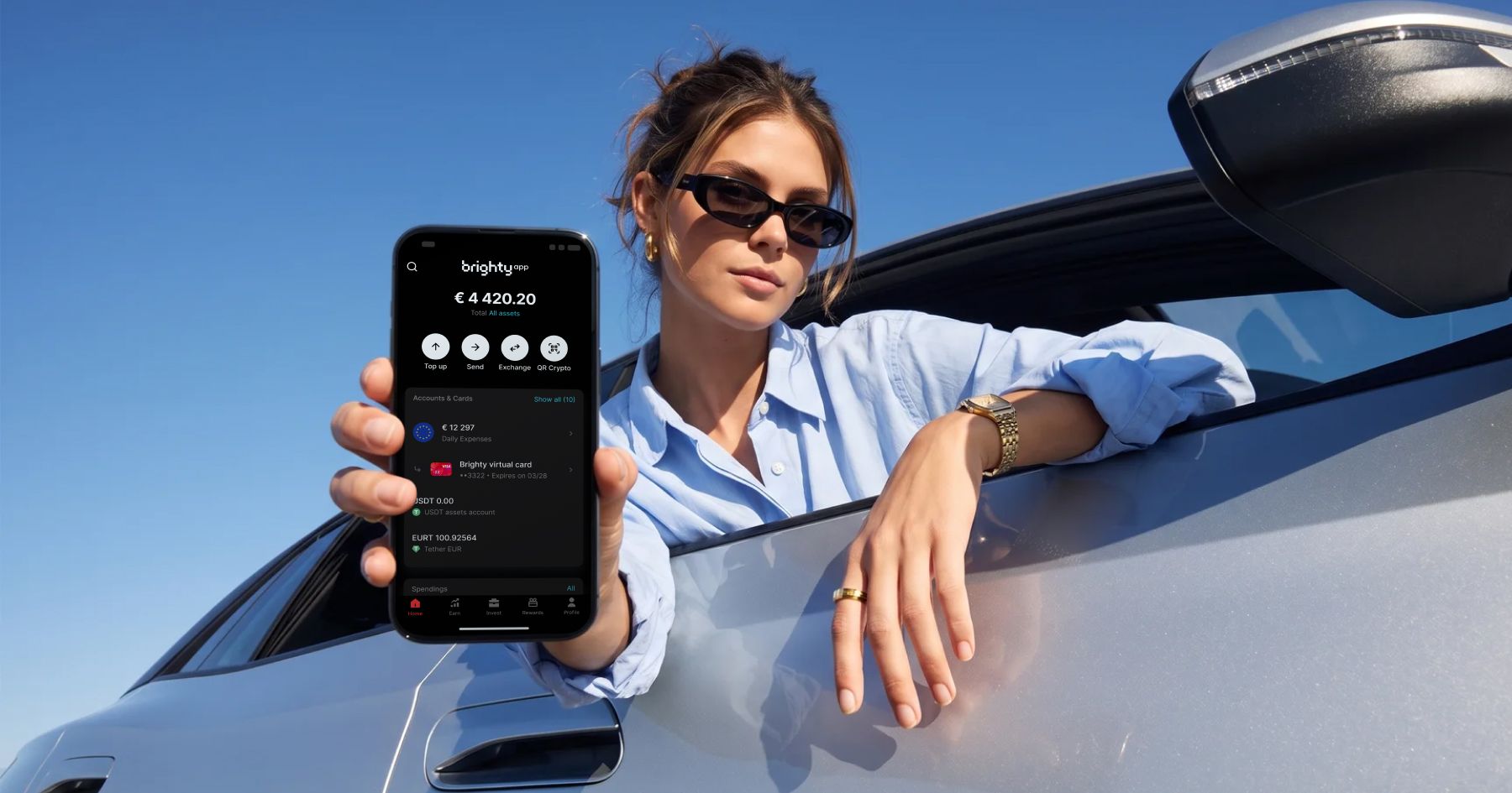 How to Hold Crypto and Fiat in One Account: A Look at Hybrid Financial Services